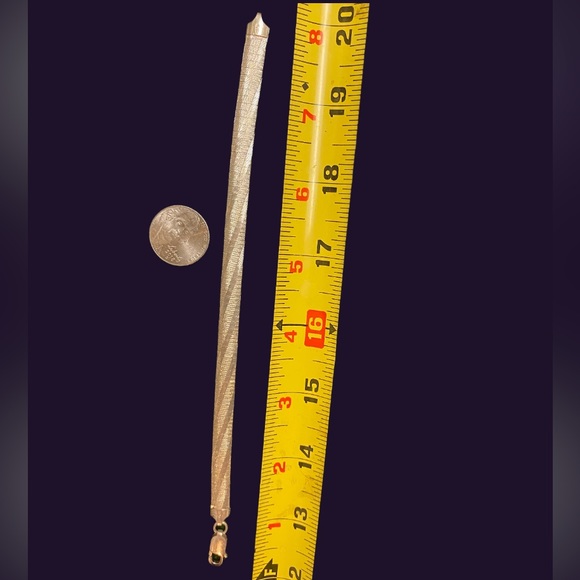 Italian made SS snake skin etched woman’s bracelet (7 1/2”-8”) - Picture 5 of 6